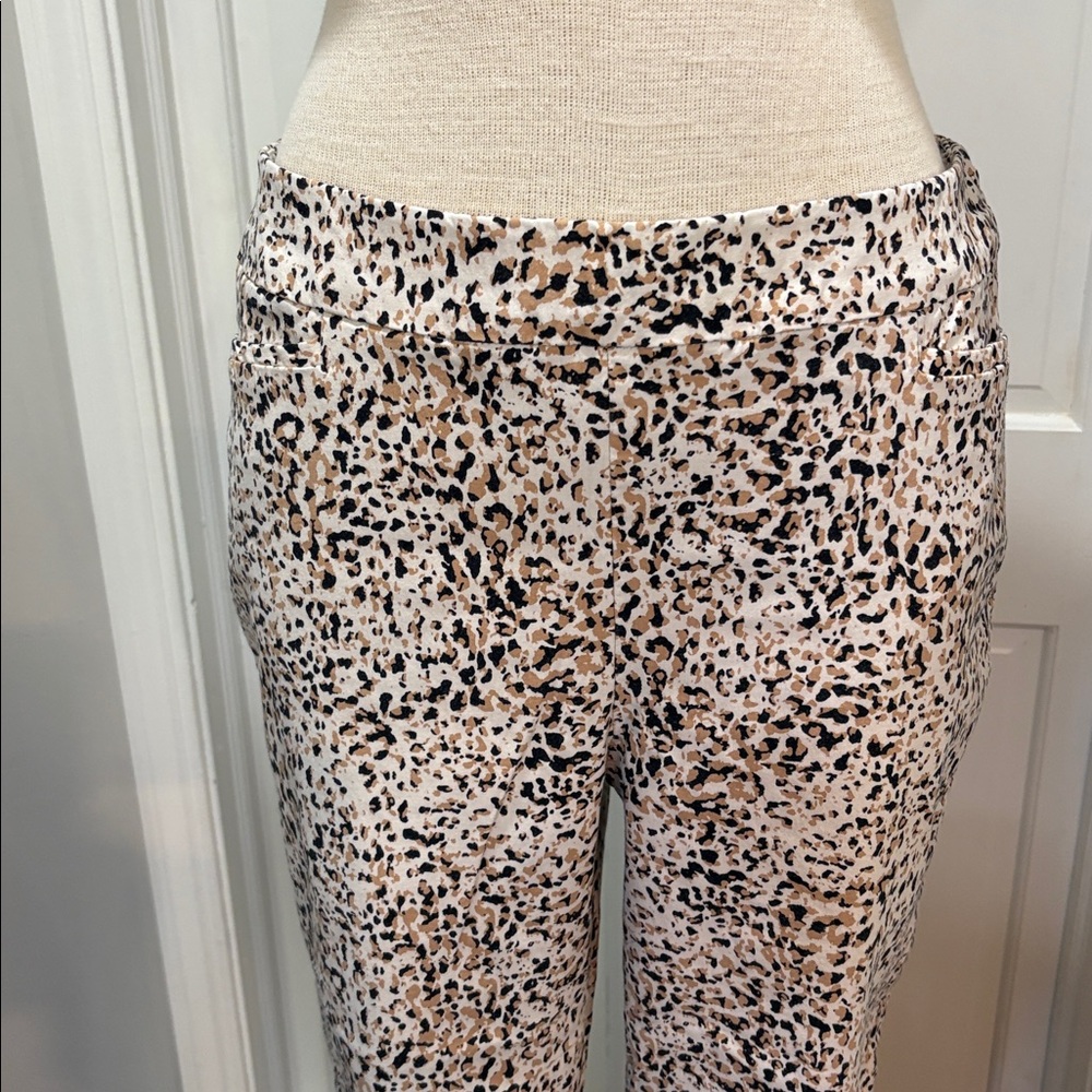 Chico’s sz L (2) elastic waist animal print stretchy pull on pants - Picture 2 of 8